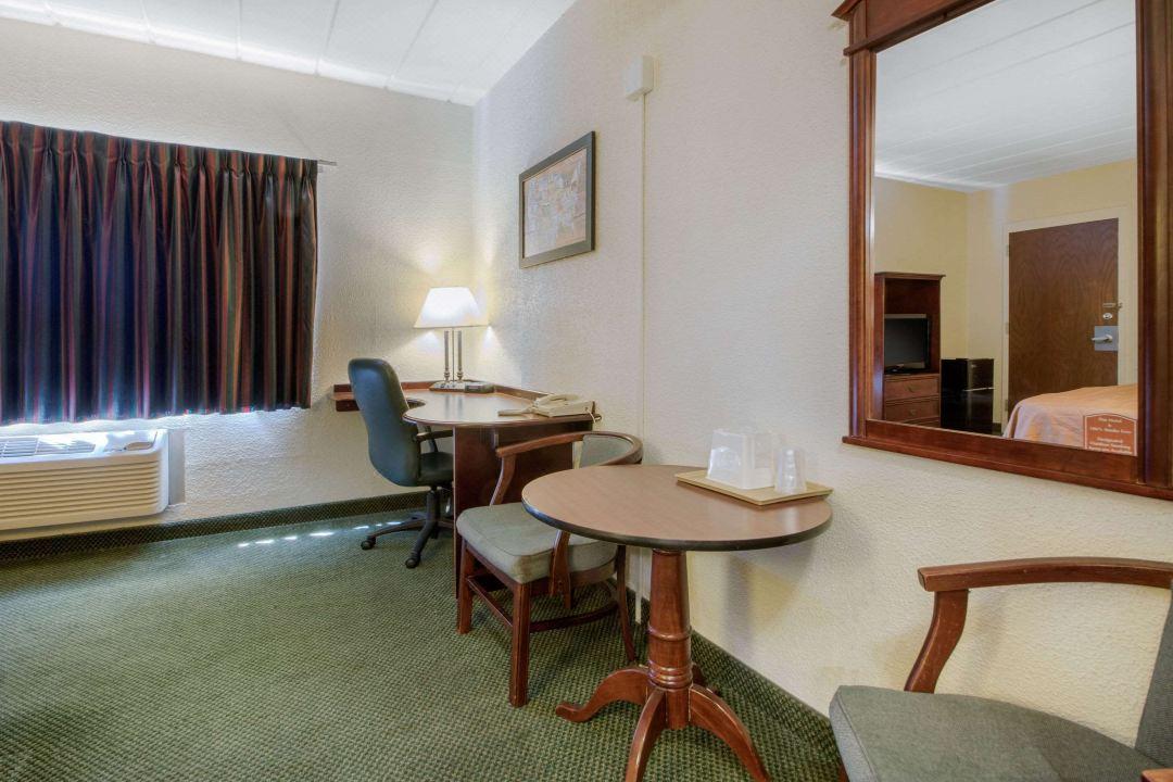 Econo Lodge Inn & Suites Wisconsin Dells Exteriér fotografie