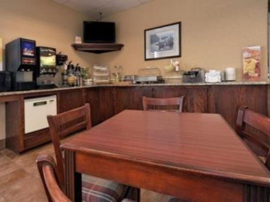 Econo Lodge Inn & Suites Wisconsin Dells Exteriér fotografie