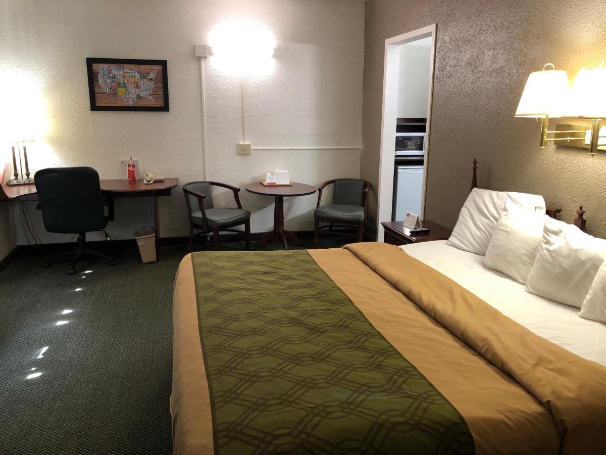 Econo Lodge Inn & Suites Wisconsin Dells Exteriér fotografie