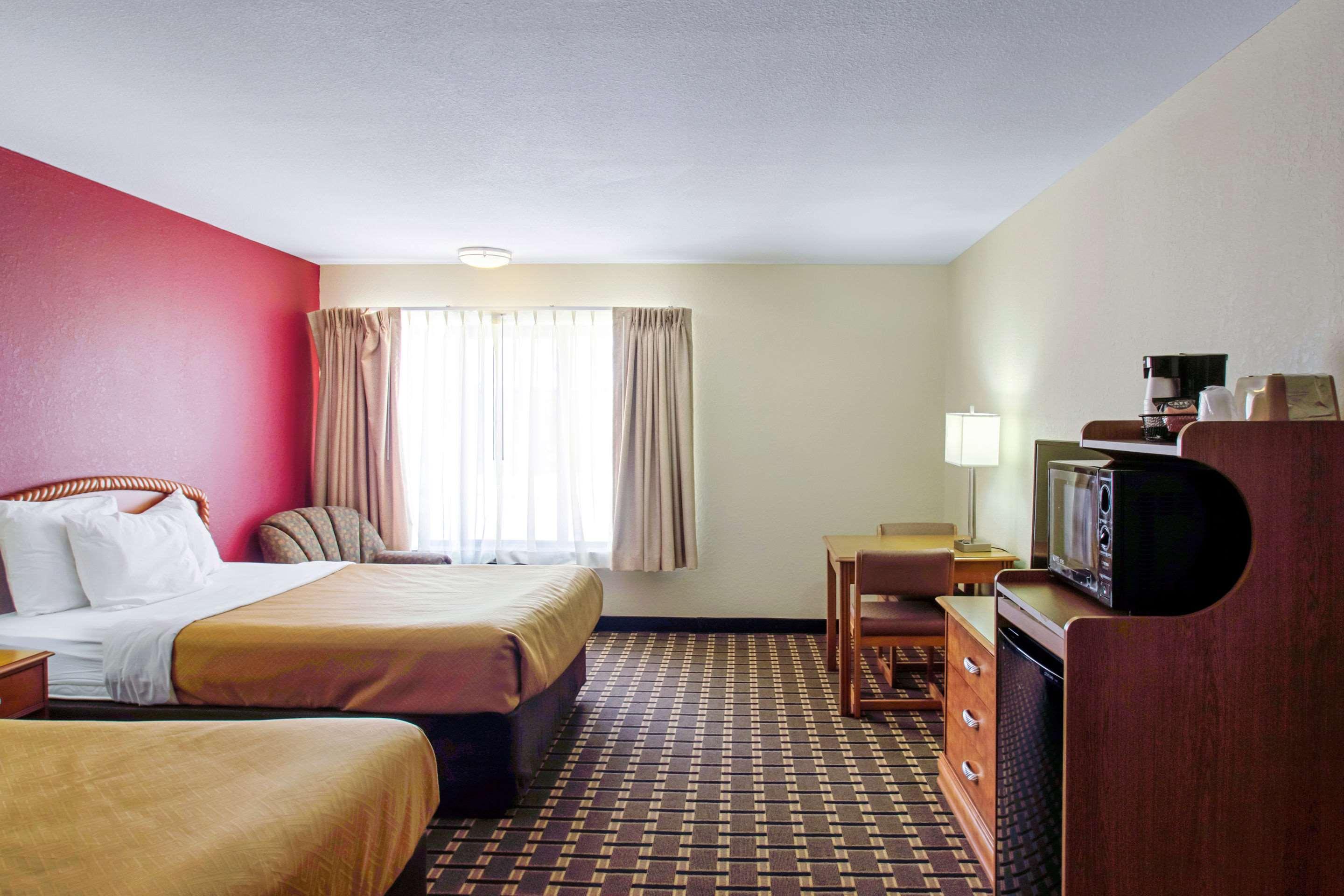 Econo Lodge Inn & Suites Wisconsin Dells Exteriér fotografie